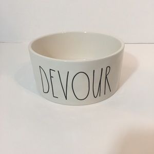 NEW 🎀 Rae Dunn “Devour” large dog bowl